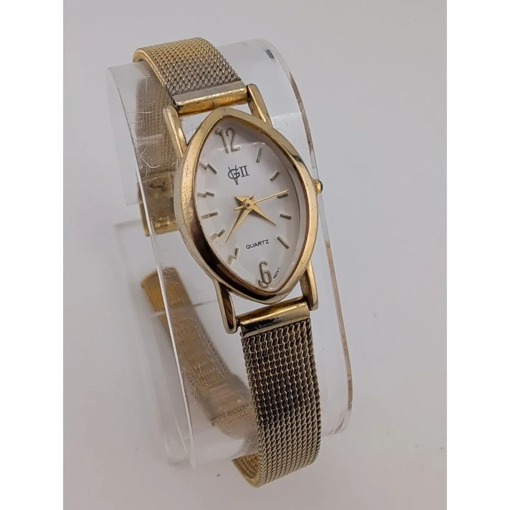 Gloria Vanderbilt II Women's Watch 18mm Case Gold Mesh Metal Band- New Battery